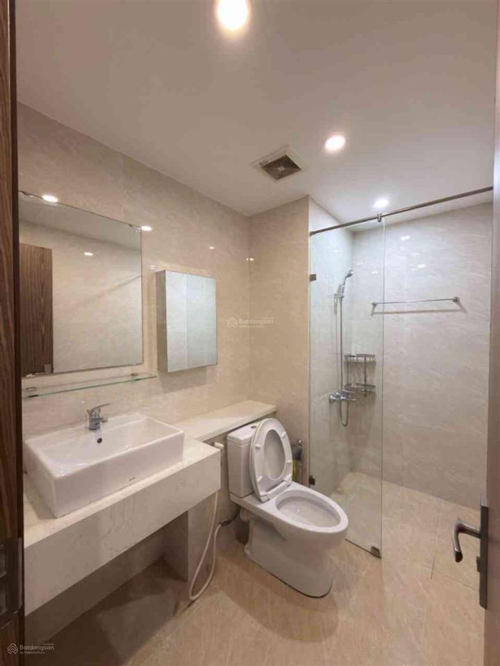 Cần bán gấp căn hộ chung cư ecogreen city, vị trí đẹp có logia, nội thất cơ bản, giá tốt chỉ 6.19tỷ