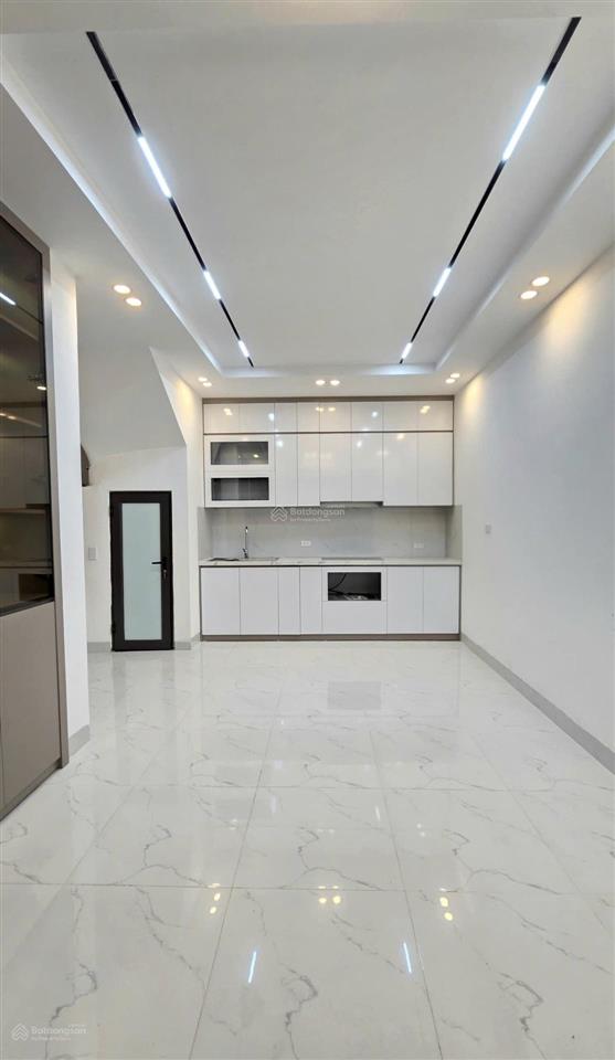 Chính chủ bán nhà triều khúc, ngõ nông, nhà full nội thất, vị trí trung tâm  hiếm nhà bán, 6.3 tỷ