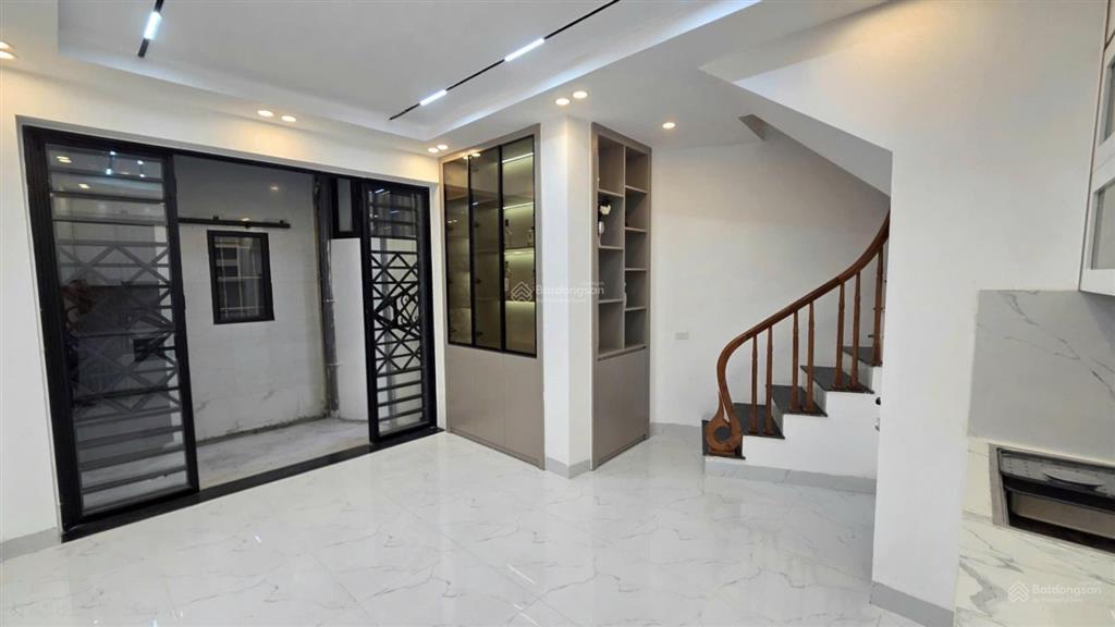 Chính chủ bán nhà triều khúc, ngõ nông, nhà full nội thất, vị trí trung tâm  hiếm nhà bán, 6.3 tỷ