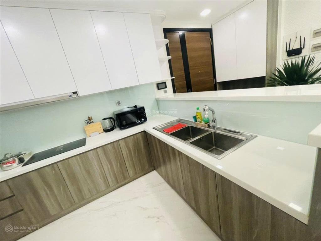 Cần bán nhanh căn hộ midtown m6 giá tốt nhất khu, giá bán 9.3 tỷ, 2pn, 90m2
