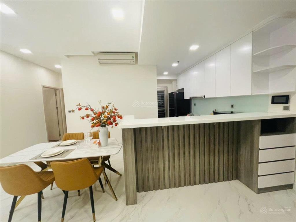 Cần bán nhanh căn hộ midtown m6 giá tốt nhất khu, giá bán 9.3 tỷ, 2pn, 90m2