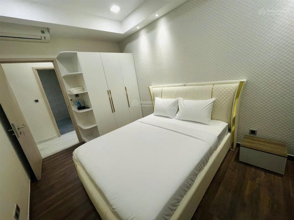 Cần bán nhanh căn hộ midtown m6 giá tốt nhất khu, giá bán 9.3 tỷ, 2pn, 90m2