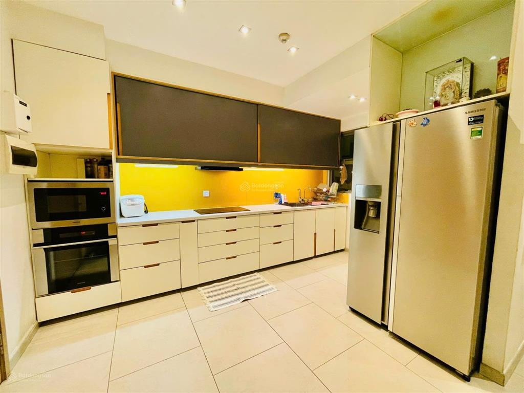 Cần bán căn hộ riviera point ngay tầng tiện ích