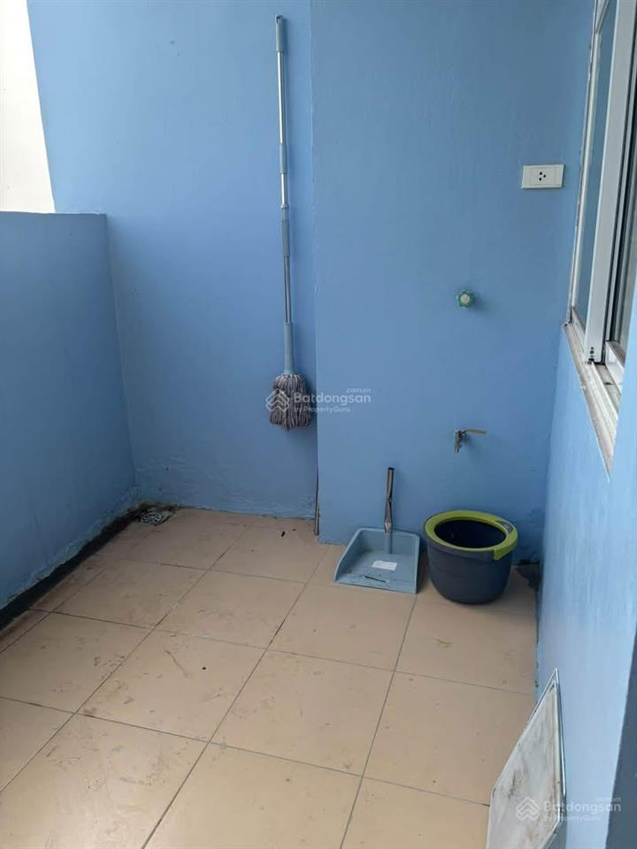 Bán căn hộ tòa ct2 chung cư đền lừ 3. dt 63m2 gồm 2 phòng ngủ. giá 3,xx tỷ