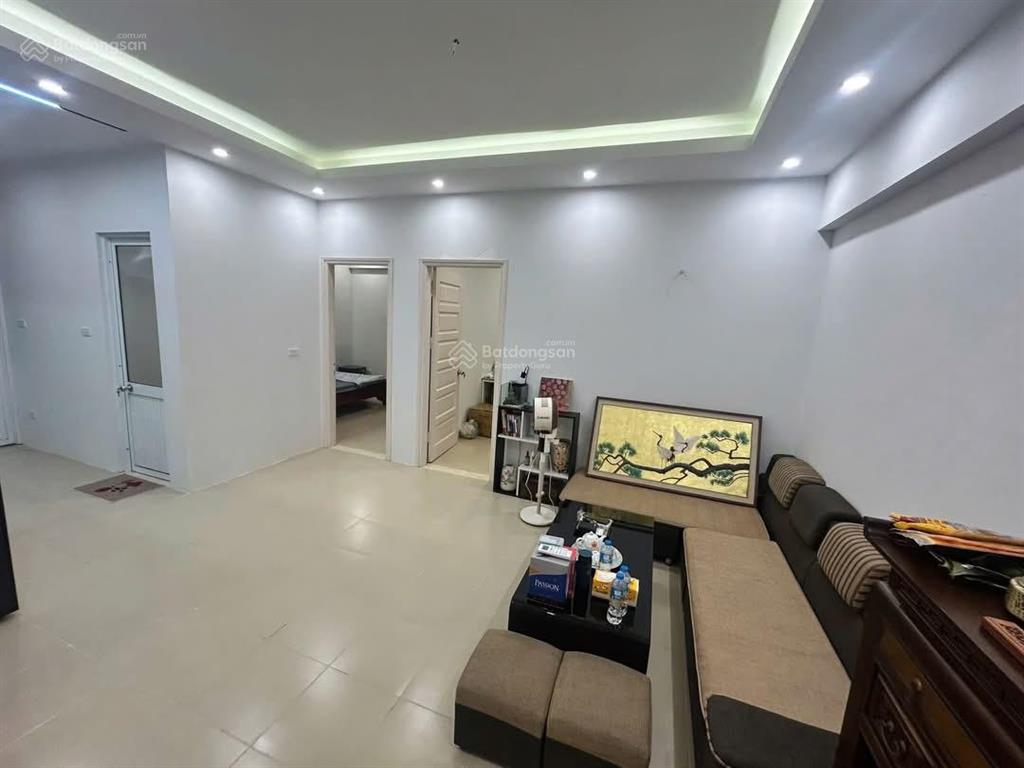 Gia đình cần bán căn hộ chung cư cti.2, tháp b khu đô thị vĩnh hoàng. dt 55m2. giá chào 3,** tỷ