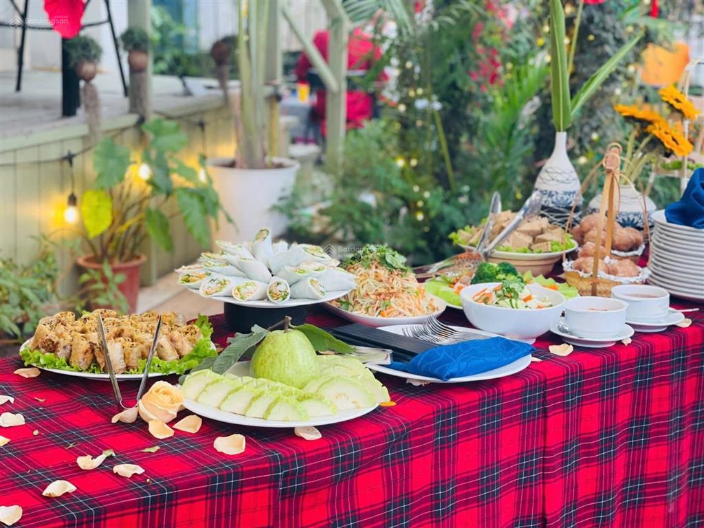 Em chính chủ cần sang nhượng quán cf, ăn uống . hđ thuê nhà 64 tr/ tháng.