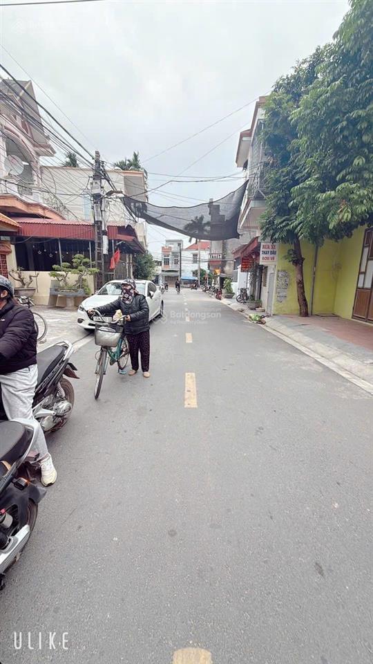 Siêu phẩm nhà 2 tầng mới xây trung tâm xã tú sơn dt 207m2 mà giá chỉ 5,4 tỷ ( siêu rẻ siêu đẹp )..