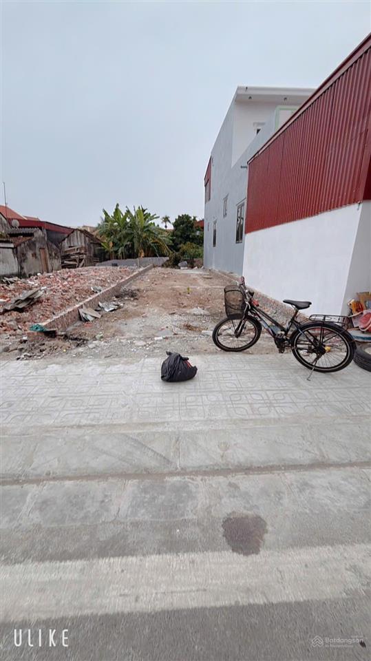 Siêu phẩm hàng hiếm mặt đg trục xã trung tâm xã tú sơn kinh doanh buôn bán .dt 100m2 ngang 4,75m ..