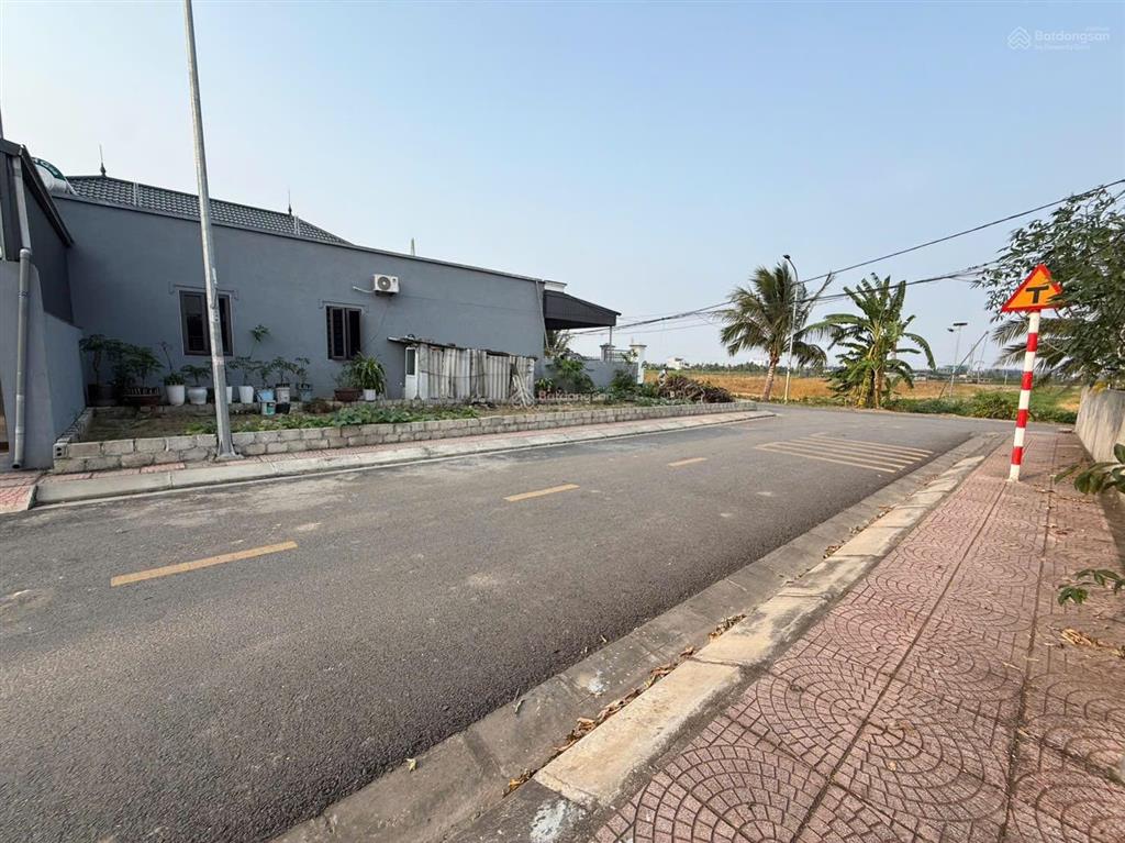 Siêu phẩm lô góc 2 mặt đg nhựa đẹp nhất tuyến đg đang chuẩn bị làm lại đg nối vào ga nam hải phòng