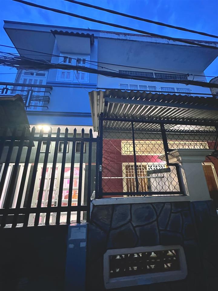 GIẢM 2 TỶ – NHÀ LÔ GÓC NGANG 10M, ĐỐI DIỆN CO.OPMART QUANG TRUNG  102M²  GIÁ 9,9 TỶ