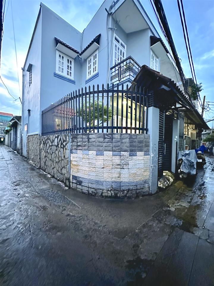 GIẢM 2 TỶ – NHÀ LÔ GÓC NGANG 10M, ĐỐI DIỆN CO.OPMART QUANG TRUNG  102M²  GIÁ 9,9 TỶ
