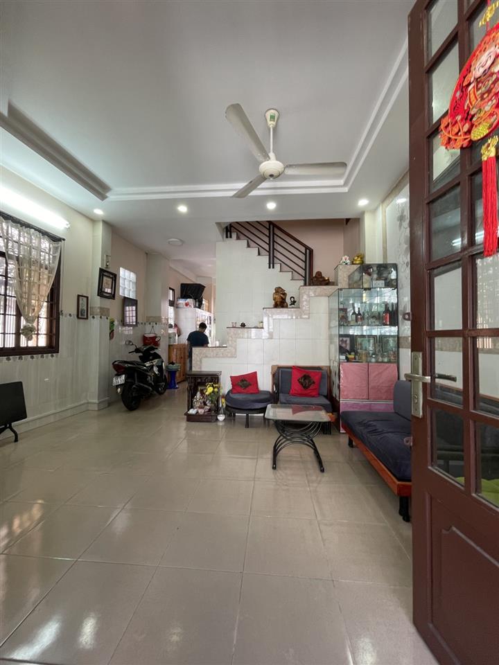 GÒ VẤP – NHÀ GÓC 2 MẶT THOÁNG – 4 TẦNG – 63M² – CHỈ 7,2 TỶ! 

QUANG TRUNG, P.10 – HẺM XE