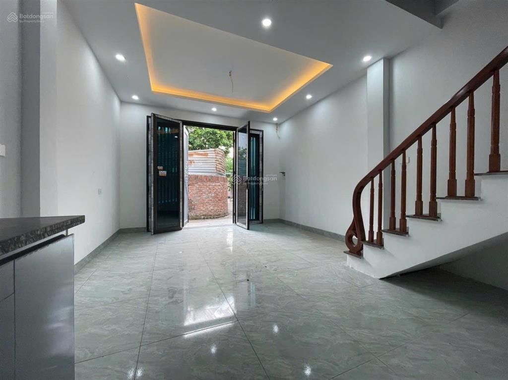 Bán nhà vân côn 30 m2 nhà 5 tầng giá 2,5 tỷ