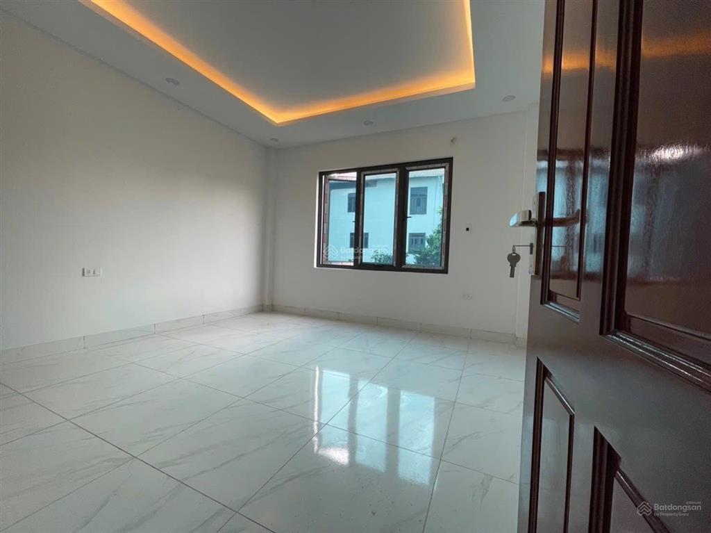 Bán nhà vân côn 30 m2 nhà 5 tầng giá 2,5 tỷ