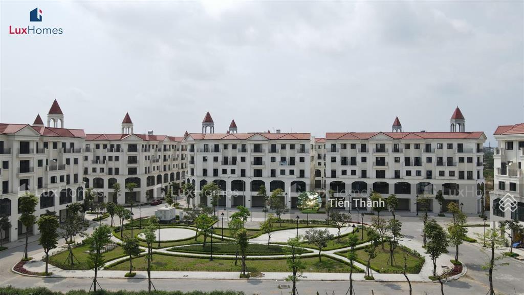 Liền kề hy lạp hinode royal park  hướng đông nam. diện tích 100m2 x 5 tầng. đường 17m. giá 16,3 tỷ