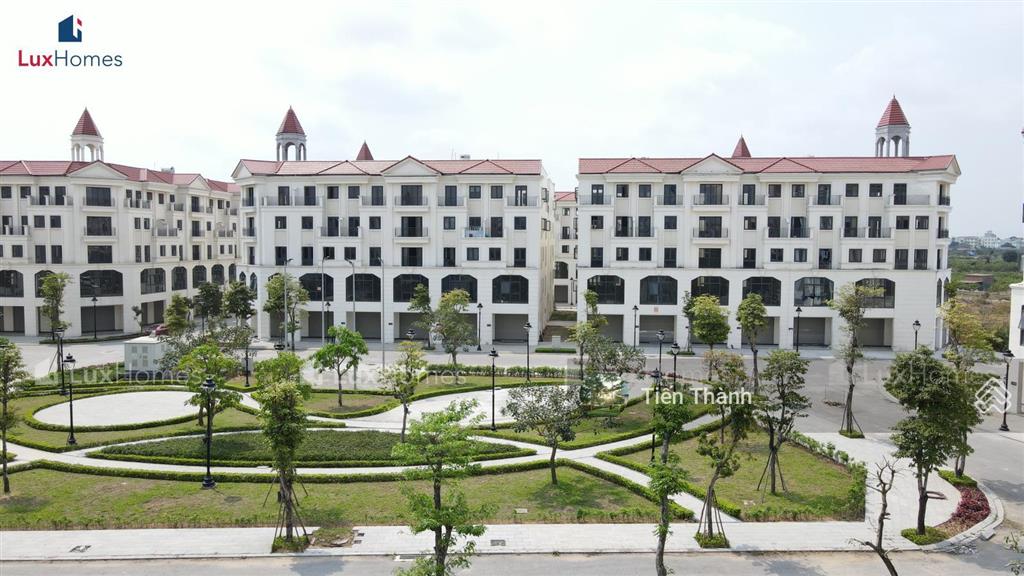 Liền kề hy lạp hinode royal park  hướng đông nam. diện tích 100m2 x 5 tầng. đường 17m. giá 16,3 tỷ