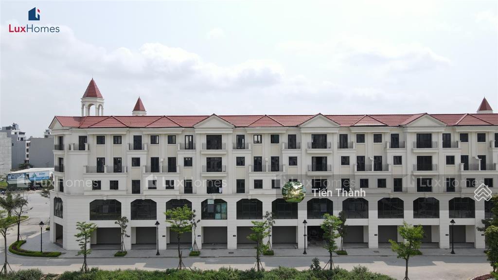 Liền kề hy lạp hinode royal park  hướng đông nam. diện tích 100m2 x 5 tầng. đường 17m. giá 16,3 tỷ