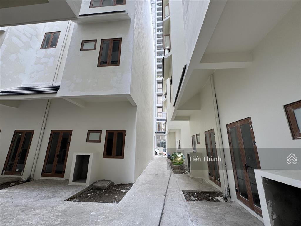 Bán lk47 hinode royal park đối diện sảnh chung cư với hơn 830 căn hộ  sổ đỏ sẵn sàng