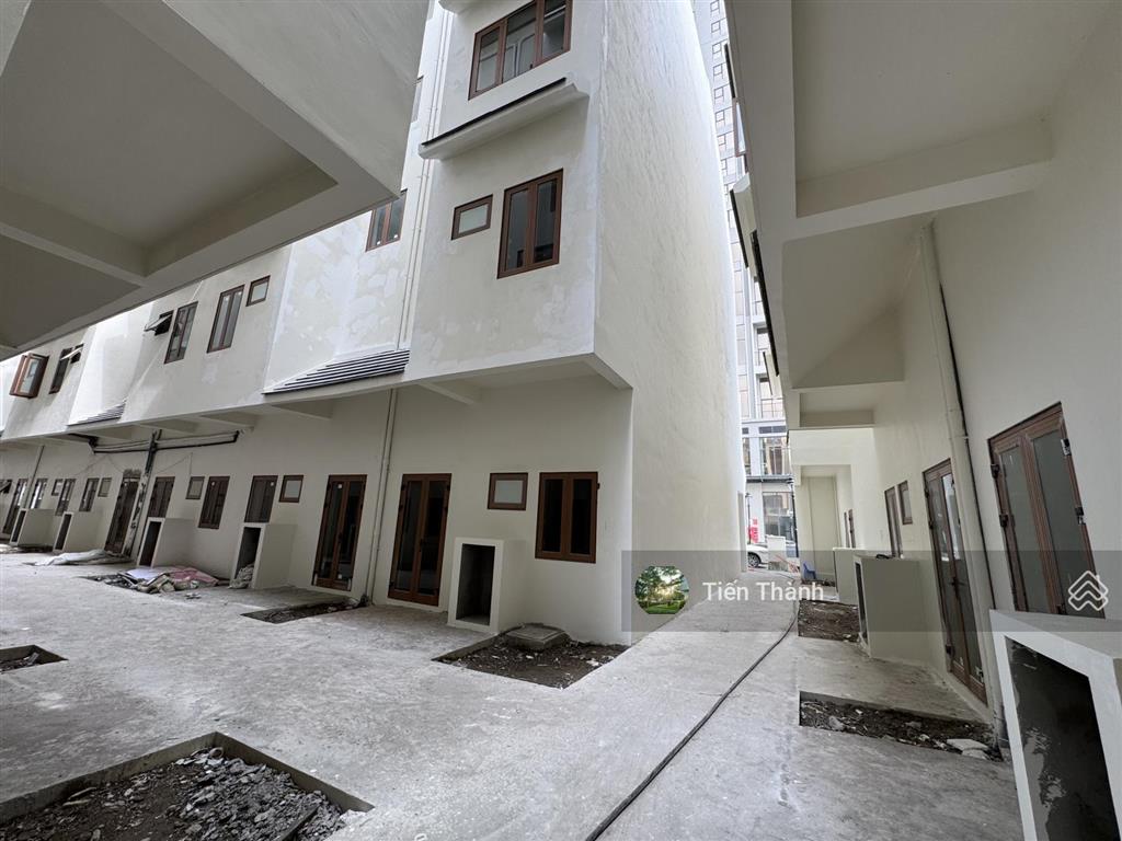 Bán lk47 hinode royal park đối diện sảnh chung cư với hơn 830 căn hộ  sổ đỏ sẵn sàng