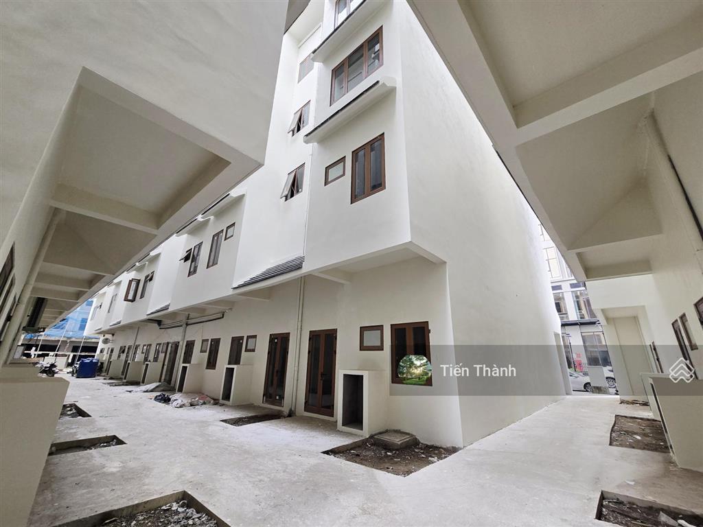 Siêu phẩm mặt bằng kinh doanh (mặt tiền 10m)  cho thuê căn lk47 đối diện chung cư the wisteria