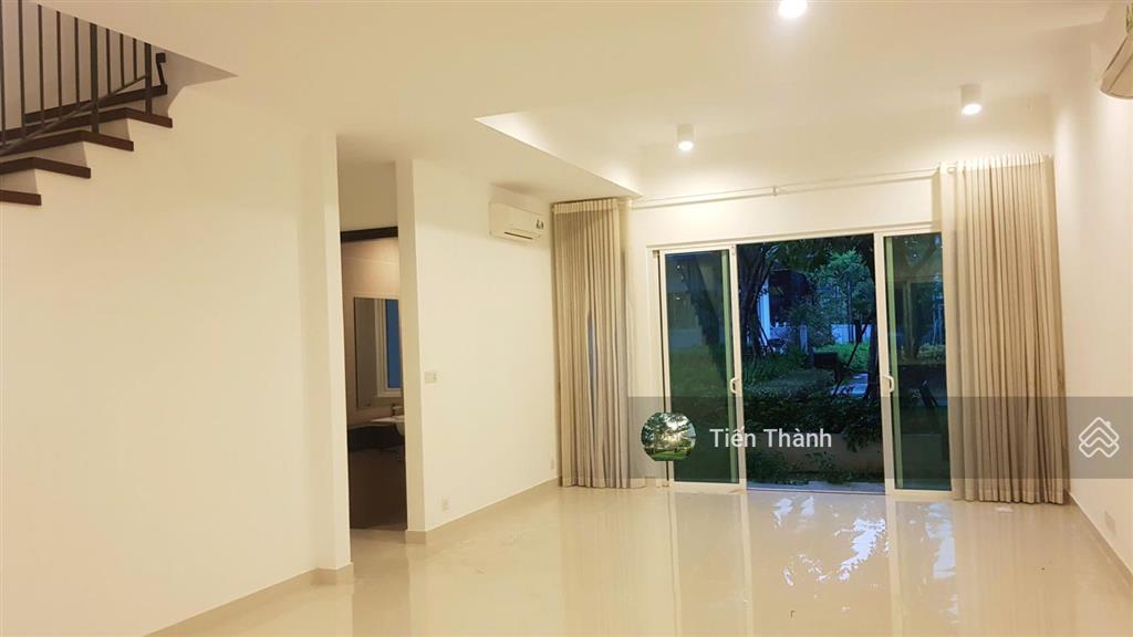 Chuyển nhượng liền kề evelyne parkcity hà nội  diện tích 120m2 x 3 tầng, sổ đỏ chính chủ, giá tốt