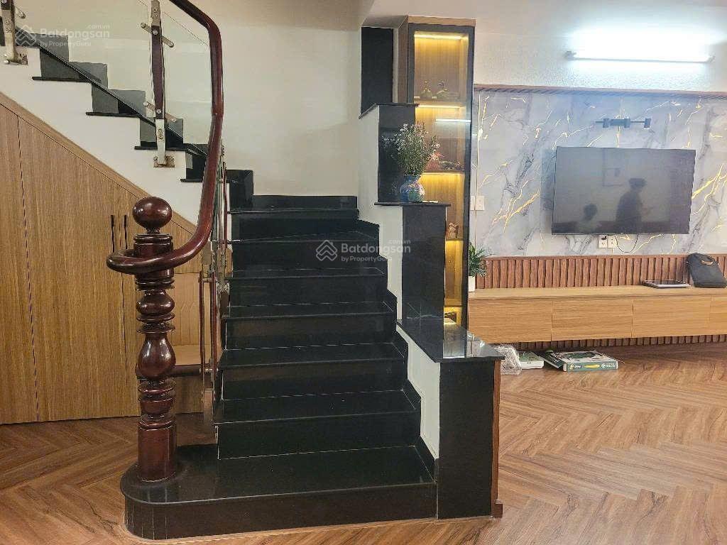 Ao sen  view công viên  có hầm 5 tầng  ngay aeon mall tên lửa (5x20m) 5pn  giá 17.9 tỷ tl