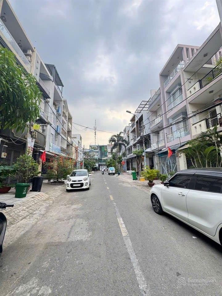 Nhà mt  gần  nhà thờ vành đai & đường số 7  đường 10m (4.5x20m) 4pn  ở và kd  chỉ 13 tỷ (tl)