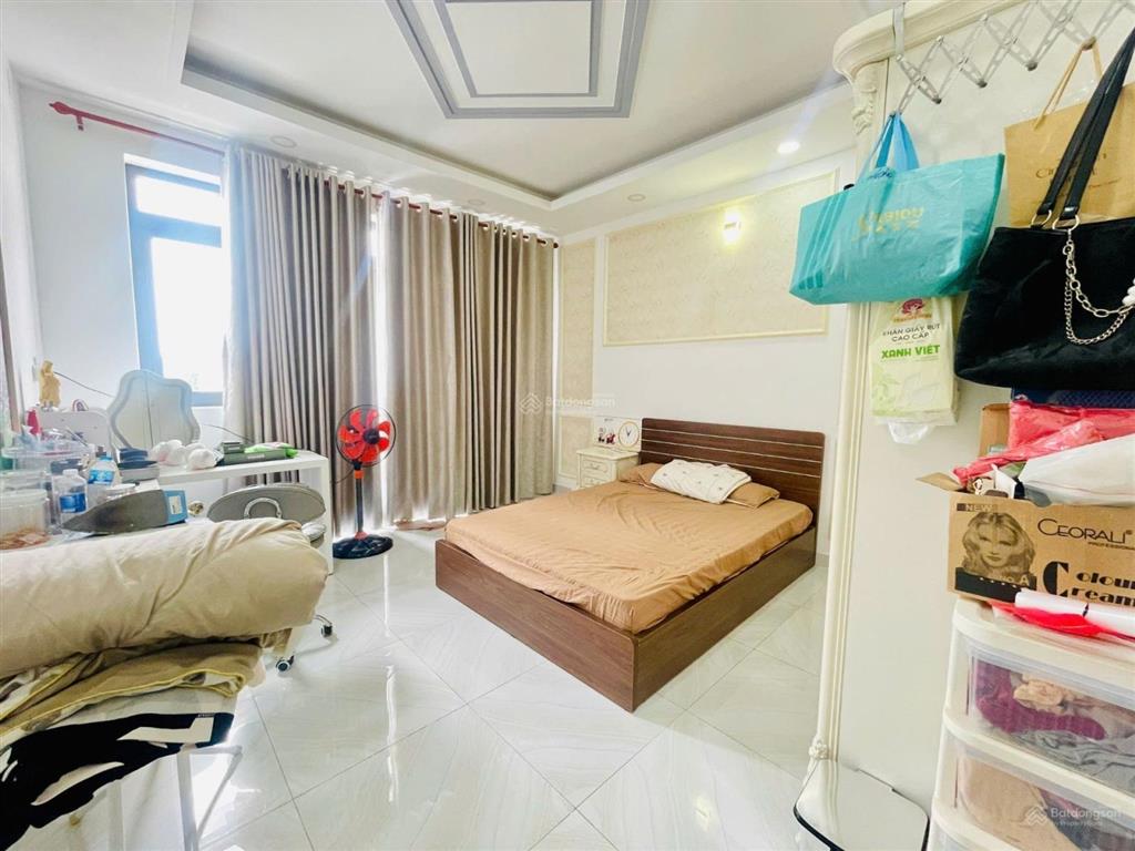 Nhà 5 tầng mới  lê văn quới (4x18m) 4pn  hẻm 6m thẳng 1 trục  gần ngã tư 4 xã  chỉ  8.05 tỷ