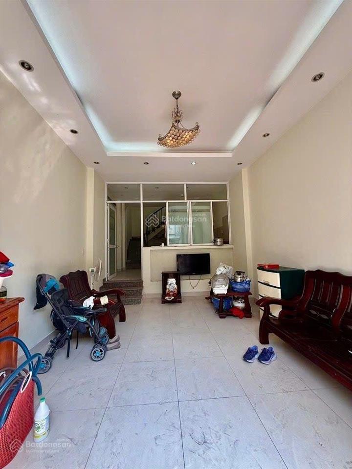 Nhà tân hòa đông (55m2) 3pn  giáp quận 6  xe hơi đỗ cửa  3 tầng btct giá 7.5tỷ shr