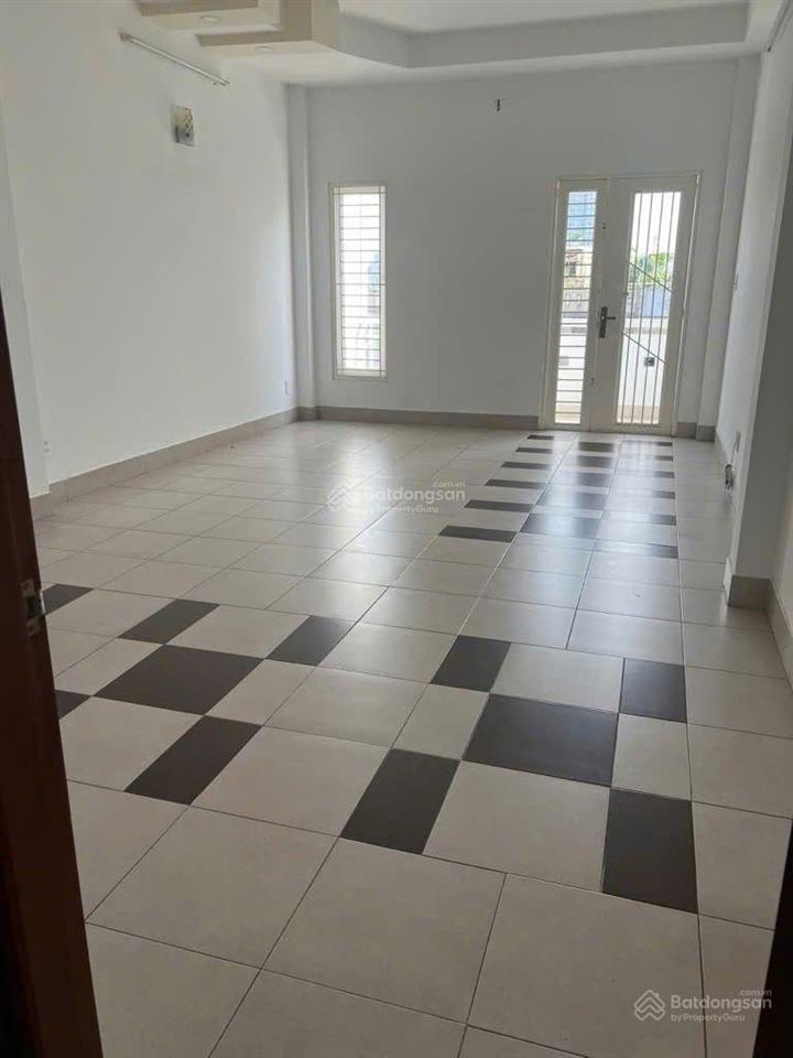 Mặt tiền bà hom  5 tầng (72m2) 7pn  ngay chợ phú lâm  dòng tiền cũ 70tr/tháng  chỉ 25 tỷ shr