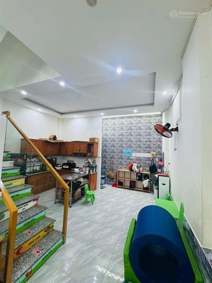 Bình tân  khu phân lô  ngay chợ bà hom  ngang đẹp 5.5m  (51m2) 3 tầng  3pn  chỉ 5.35 tỷ