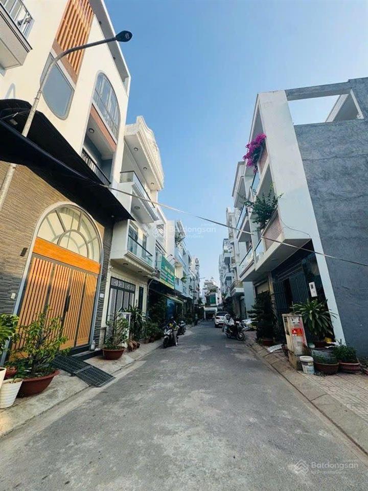 Bình tân  khu phân lô  ngay chợ bà hom  ngang đẹp 5.5m  (51m2) 3 tầng  3pn  chỉ 5.35 tỷ