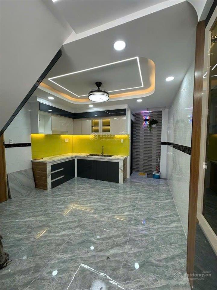Mã lò  bình tân  nhà 5 tầng  (4x13m)  5pn  hxh 7m  gần tân kỳ tân quý  chỉ 6.85 tỷ