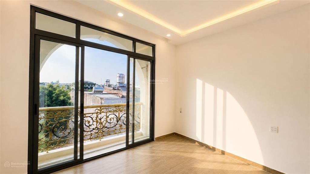 Nhà tỉnh lộ l10  tân tạo  4 tầng  51m2  (4.3x12m) 3pn  hxh 6m  full nội thất  chỉ 5.7 tỷ