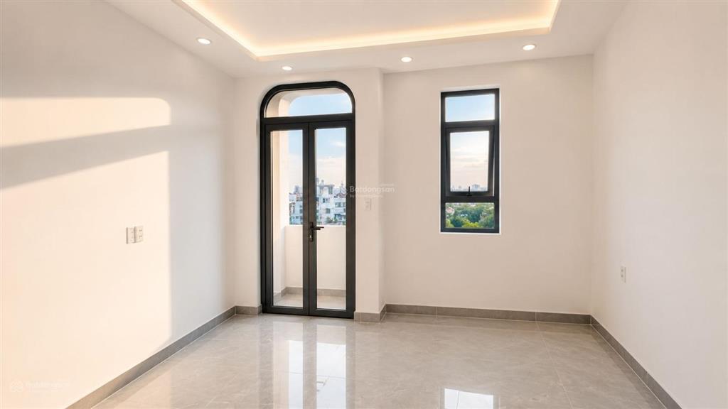 Nhà tỉnh lộ l10  tân tạo  4 tầng  51m2  (4.3x12m) 3pn  hxh 6m  full nội thất  chỉ 5.7 tỷ