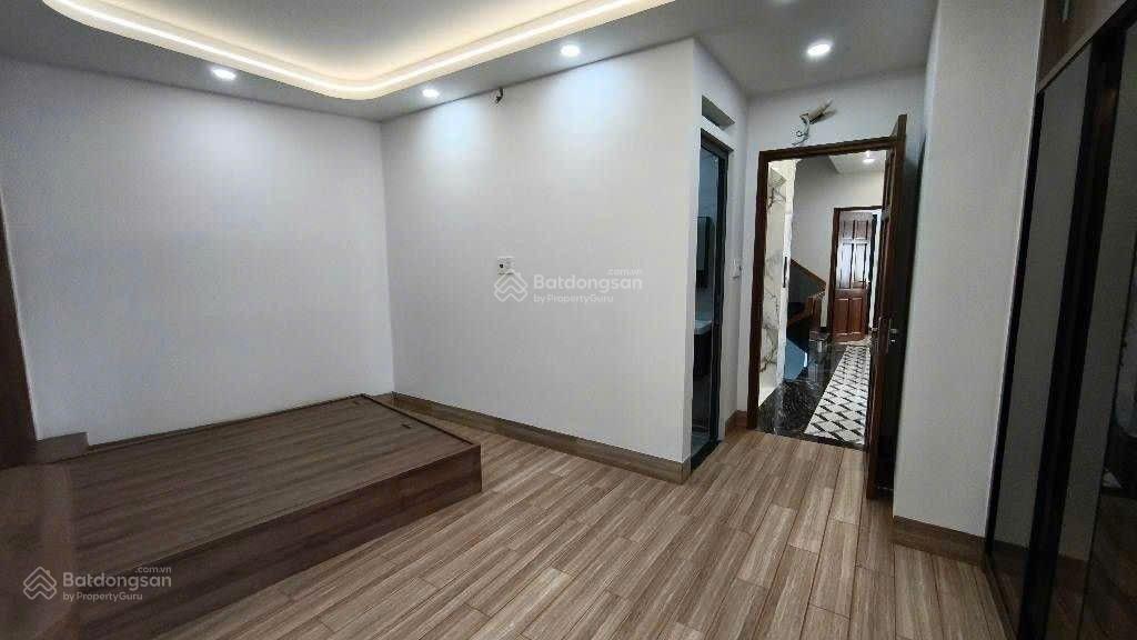 Chiến lược  nhà 5 tầng  (80m2)  5pn  đường 7m thông  funll nội thất  thang máy  giá 11tỷ