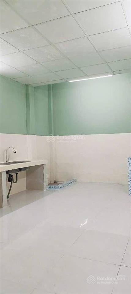 Chỉ 5.5 tỷ  bình tân  (4x15m)  2pn nhà đẹp 2 tầng  hẻm 8m thông  ngay khu tên lửa  sát aeon