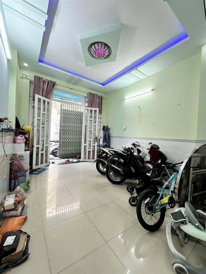 Chỉ 9,6 tỷ  nhà 4 tầng  có dòng tiền 20tr/th  (4x15m) 4pn  đường 8m thông ngay aeon tên lửa