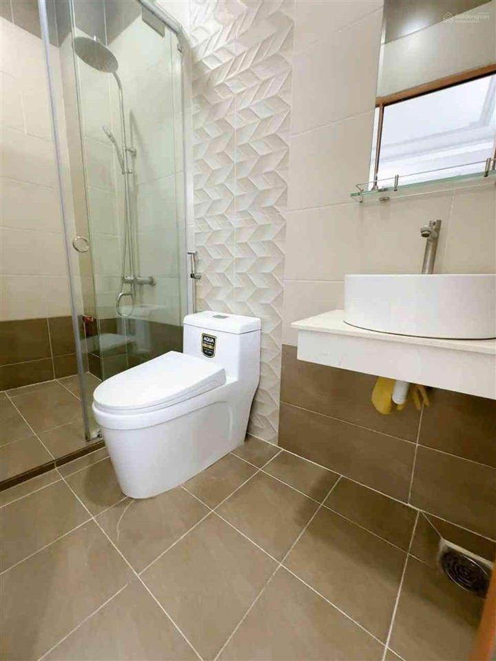 Nhà 5 tầng mới  lê văn quới  (4x18m) 4pn  hxt  gần ngã tư 4 xã  full nội thất  chỉ 8,19 tỷ