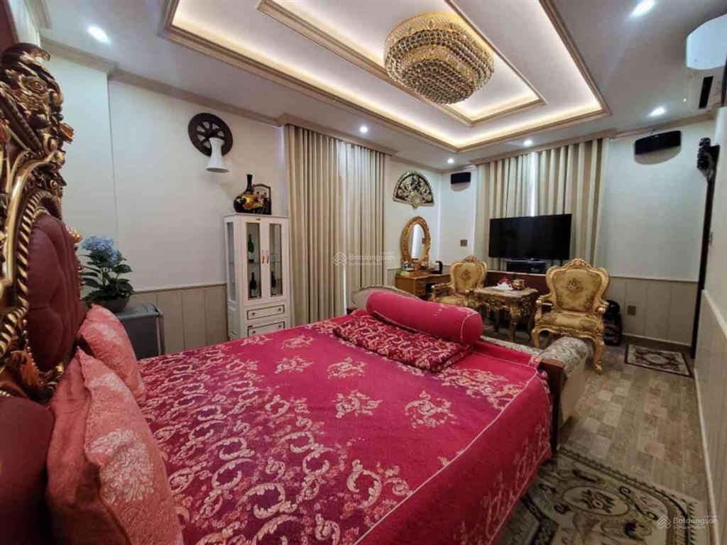 Siêu biệt thự góc  5 tầng  (20x20m) kdc tên lửa  hầm  thang máy  full nt tiền tỷ  giá 110 tỷ
