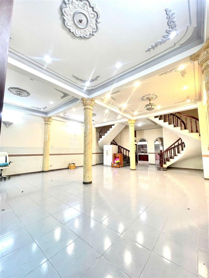 Nhà sát đường tên lửa  (4x20m) 4pn  gần aeon mall  tiện kd / cho thuê  chỉ 11,2 tỷ