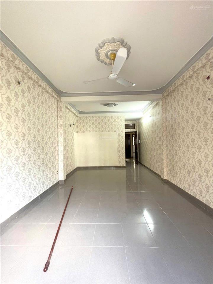Nhà sát đường tên lửa  (4x20m) 4pn  gần aeon mall  tiện kd / cho thuê  chỉ 11,2 tỷ