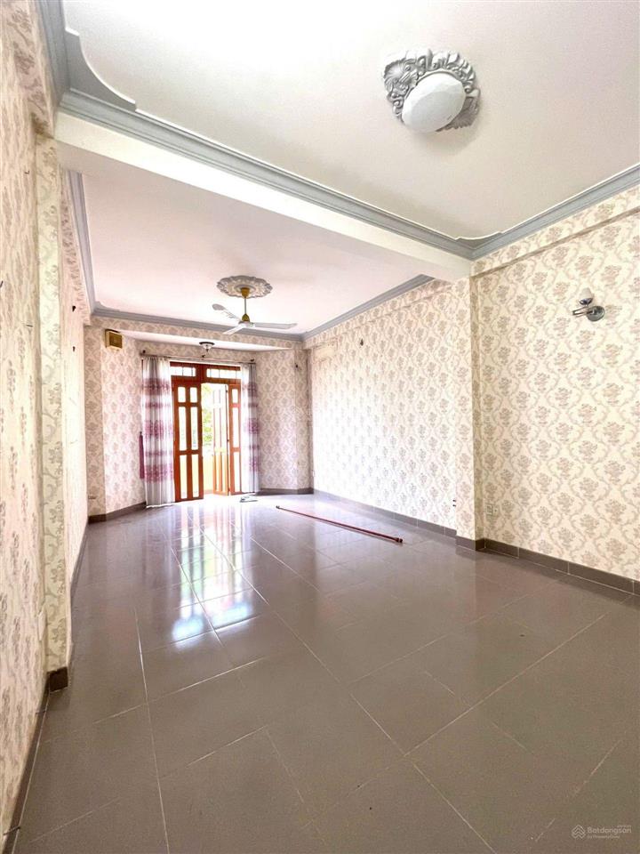 Nhà sát đường tên lửa  (4x20m) 4pn  gần aeon mall  tiện kd / cho thuê  chỉ 11,2 tỷ