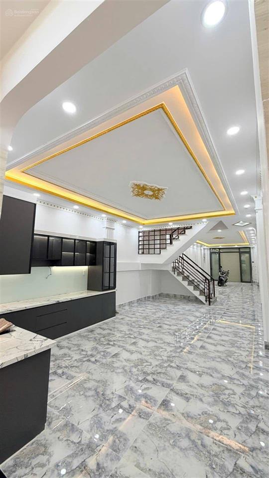 Khu tên lửa  nhà mtkd (4.5x20m) 4 tầng  4pn  đường 20m  gần nhà thờ vành đai trong chỉ15.98tỷ