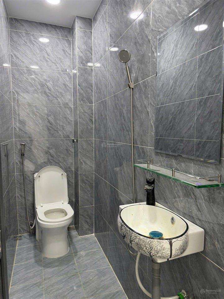 Nhà mới 5 tầng  giáp tân phú & quận 6 (4x9.5m) 4 pn  gần chợ bình trị  aeon bình tân chỉ 5.4 tỷ