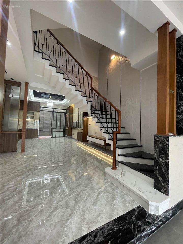 Mặt tiền khu ao sen  vip tên lửa  4 tầng (5x20m)  5pn  gần aeon  đường 16m  chỉ16.5 tỷ (tl)