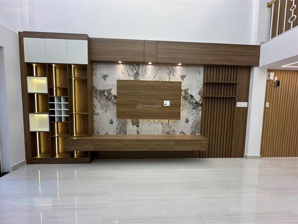 Tây lân  gần hương lộ 2  4 tầng  (4x18m)  4pn  thang máy 450kg  hxh 8m thông  chỉ 7.4 tỷ