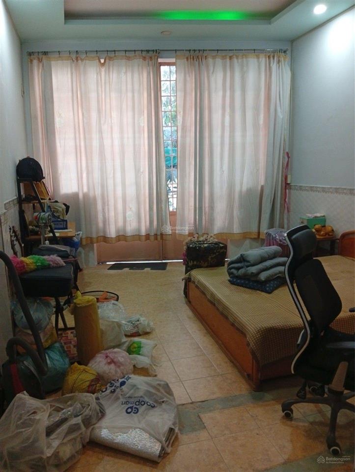 Nhà sát mt lê đình cẩn  gần tỉnh lộ 10  chợ  gần khu tên lửa  2 tầng (4x18m)  2pn  chỉ 5.3 tỷ