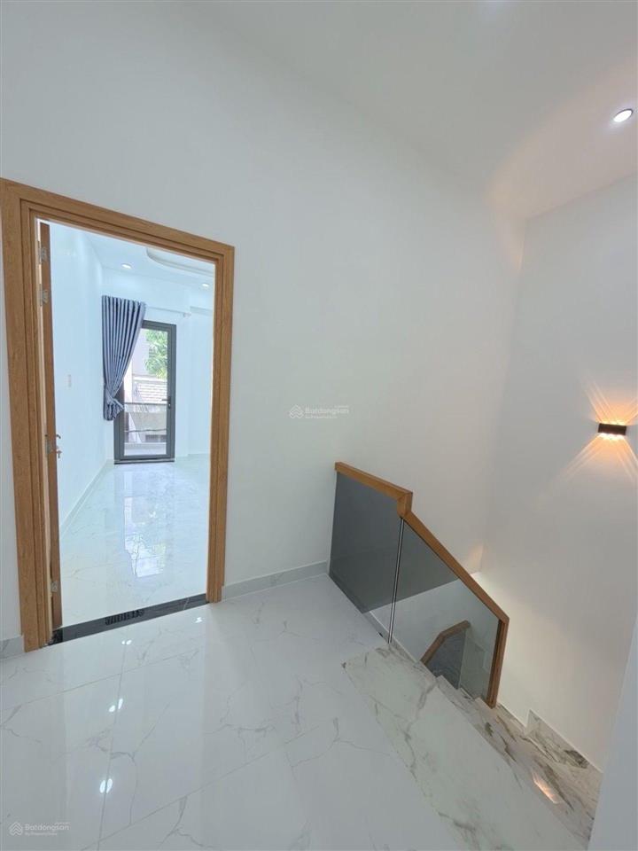 Bình tân  nhà hẻm xe hơi 5m  2 tầng  (4.2x13m) 3pn  ngay hương lộ 2  giáp tân phú  chỉ 5.5 tỷ