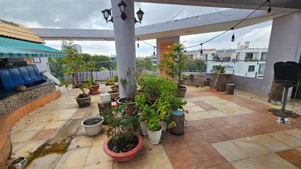Biệt thự lô góc khu ao sen tên lửa (10x20m)  4tầng  6pn  nội thất gỗ xịn  kề aeon  giá 39 tỷ